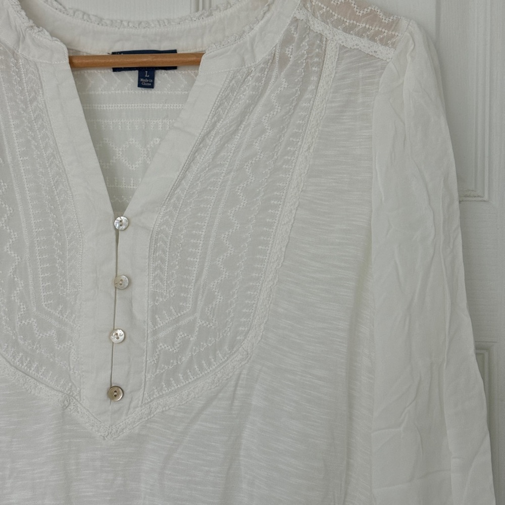 Democracy Off-White Embroidered Blouse